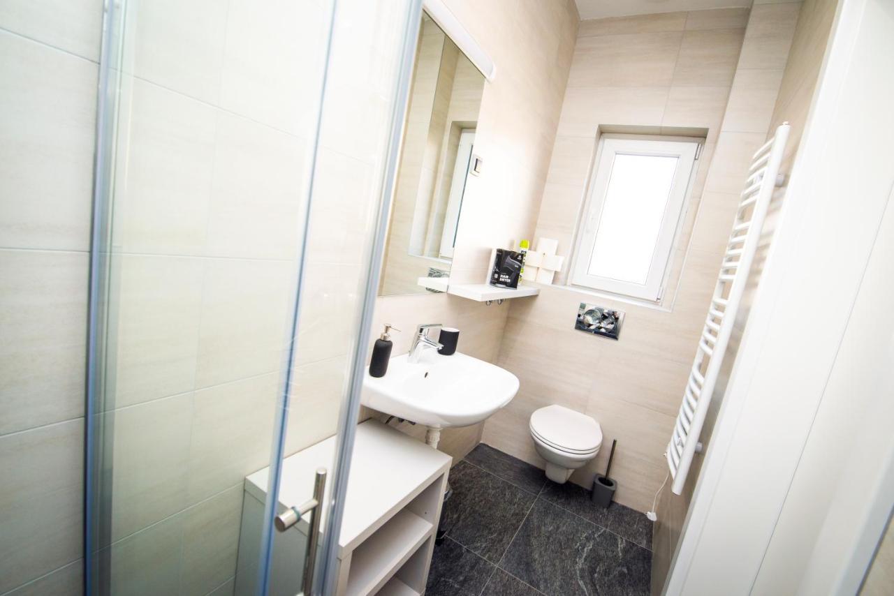 Apartmani Sterija Novi Sad Buitenkant foto