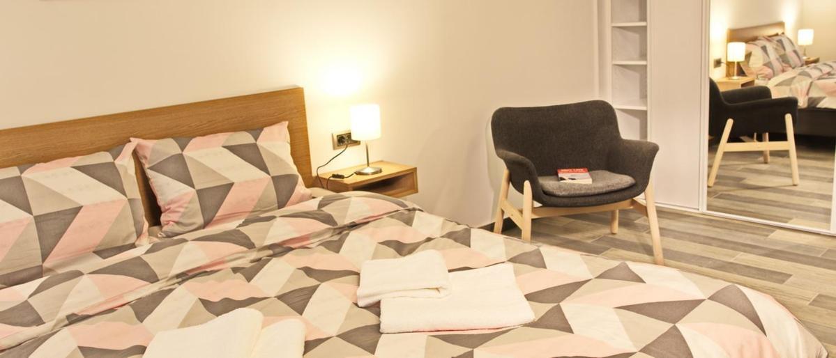 Apartmani Sterija Novi Sad Buitenkant foto