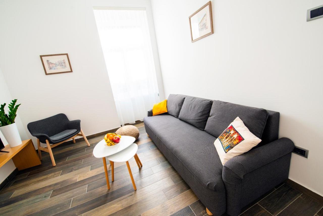 Apartmani Sterija Novi Sad Buitenkant foto